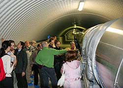 L'interno del braccio dell'interferometro di VIRGO